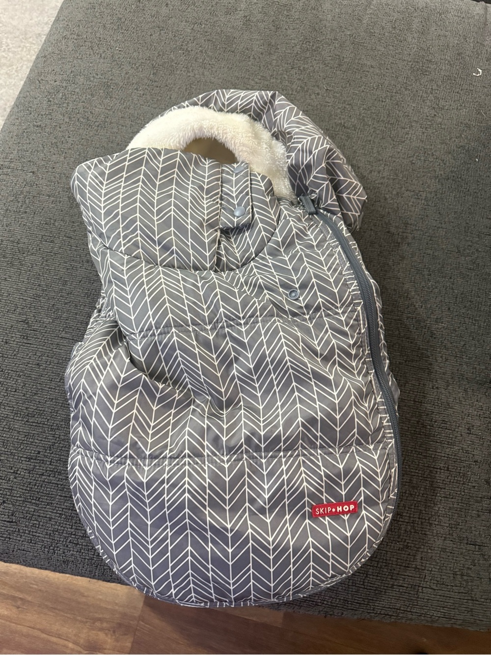 Skip Hop Gray Chevron Infant Footmuff with Faux Fur Hood